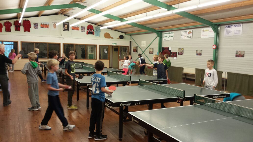tafeltennisclinics voor de bovenbouw.