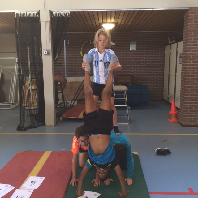 Acrobatiek in groep 7