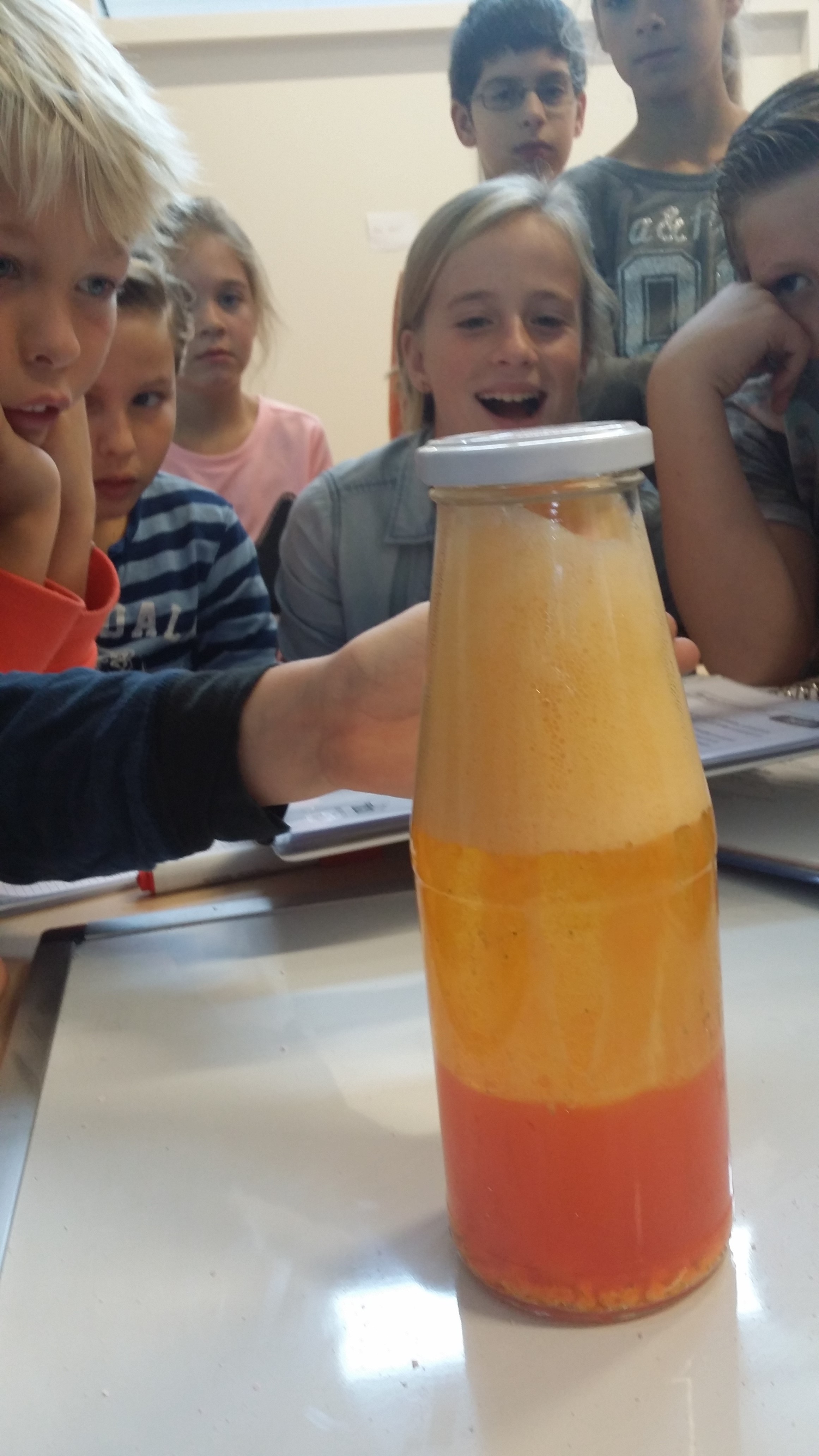 Groep 7 doet proefjes